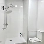 Deshoras Pensión 3*